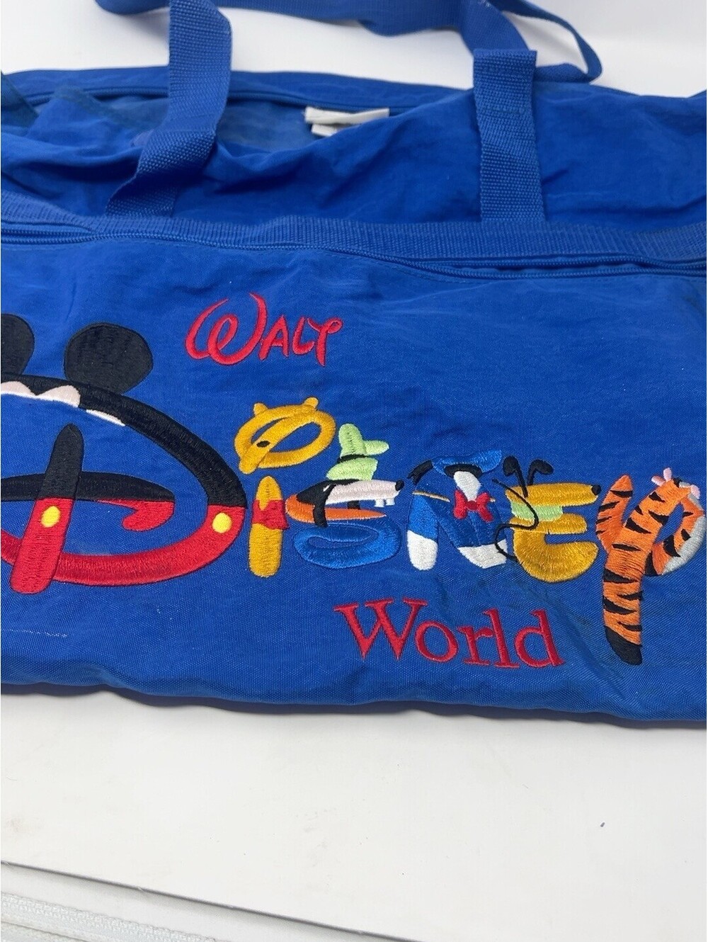 Vintage Walt Disney World Duffel Tote Bag Mickey Pooh Goofy Tigger 20” blue mint